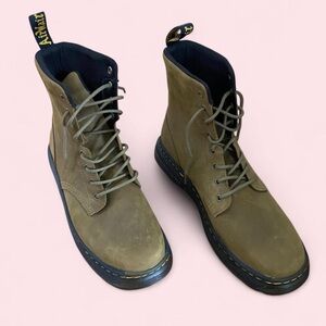 Doc Martens NWOB Men's Crewson Olive
Green Leather Boots